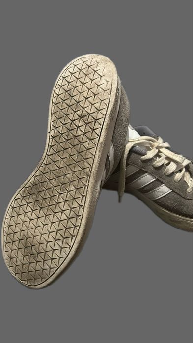 Кросівки  Adidas ціна з олх доставкою