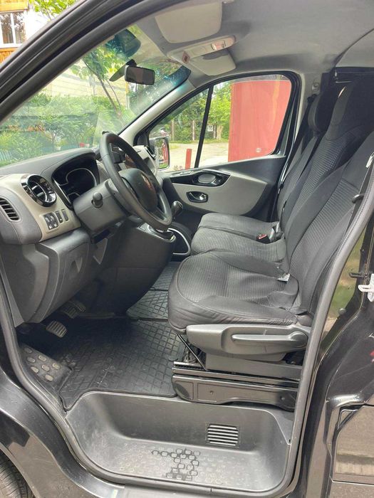 Мінівен Рено трафік