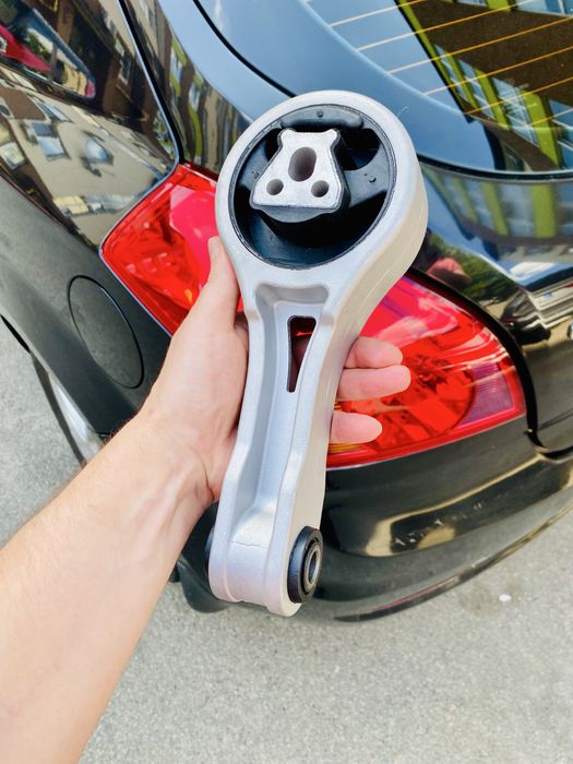 задня подушка двигуна Dodge Journey 2.4 джорни 2.4