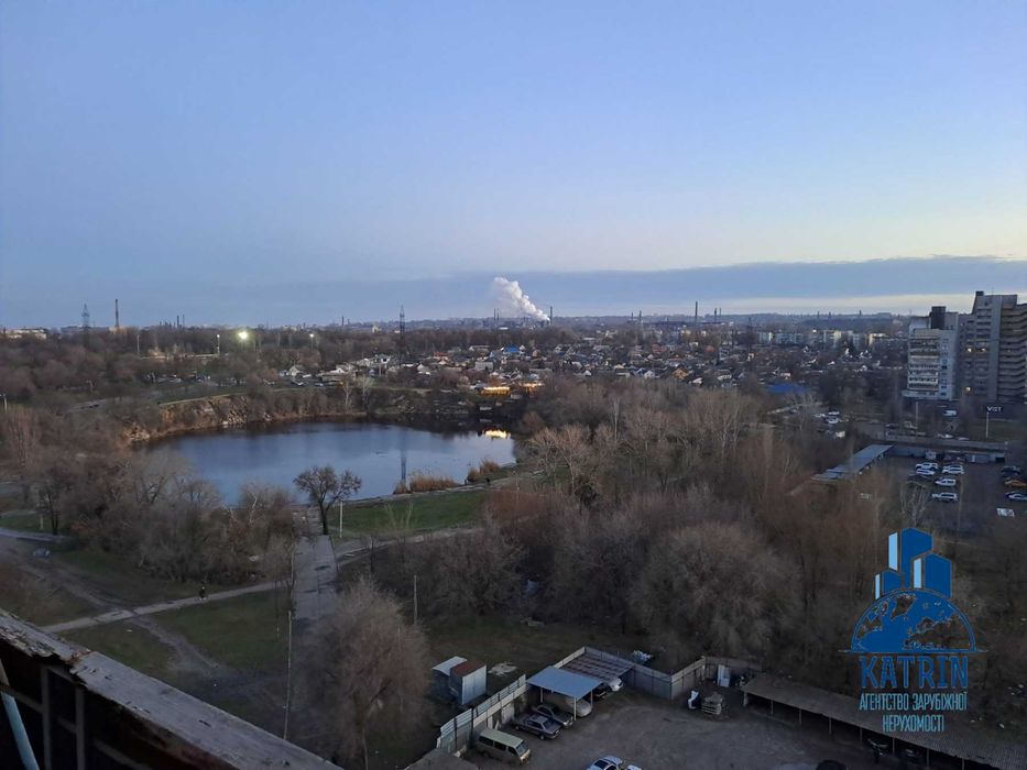 Продам видову 3 кім. квартиру на ж/м Червоний Камінь Покровський