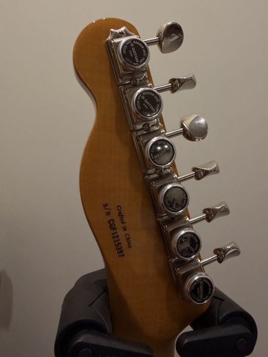 Fender Modern Player Telecaster® Plus de 2013