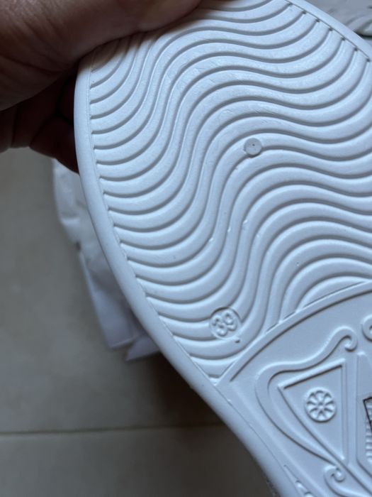 NOVOS / Tenis novos n 39