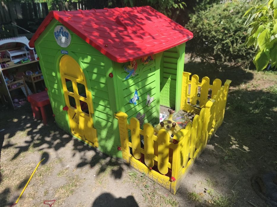 Domek ogrodowy plus slizgawka