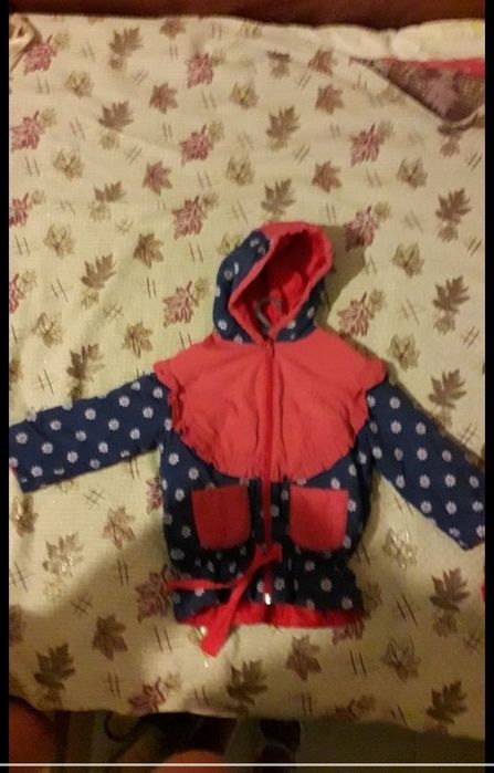 Продам детскую куртку (весна)