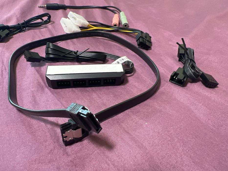 Набір перехідників та кабелів для ПК (SATA, Molex, Fan Hub, Audio)