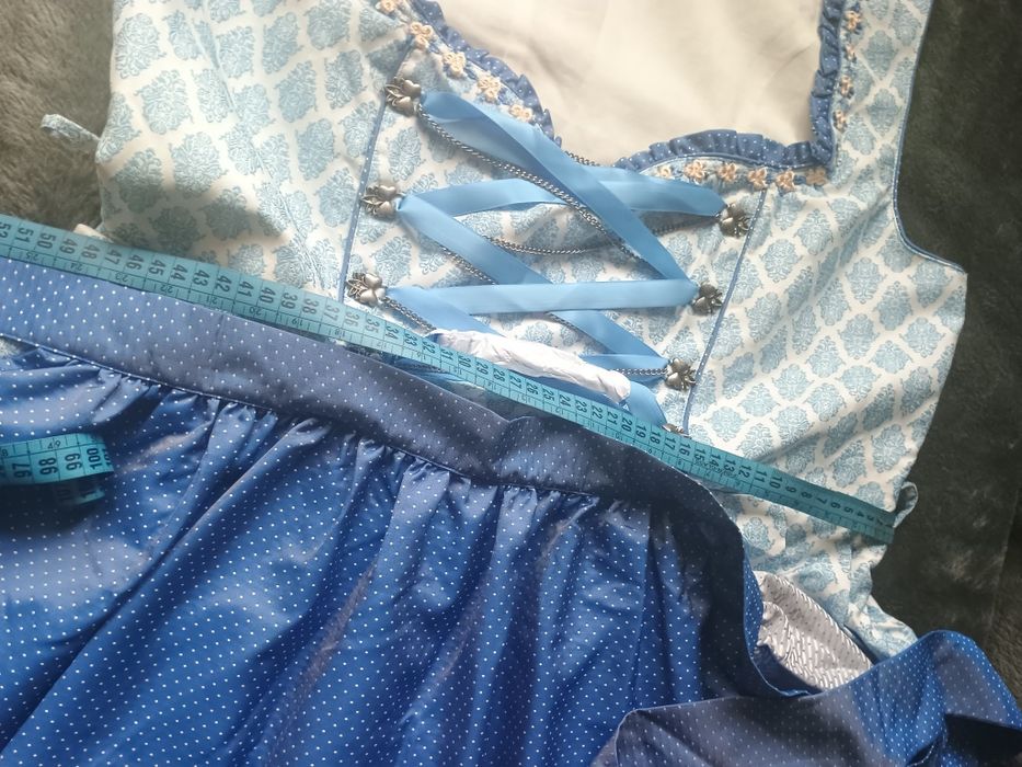 Sukienka bawarska Dirndl tradycyjny strój ludowy