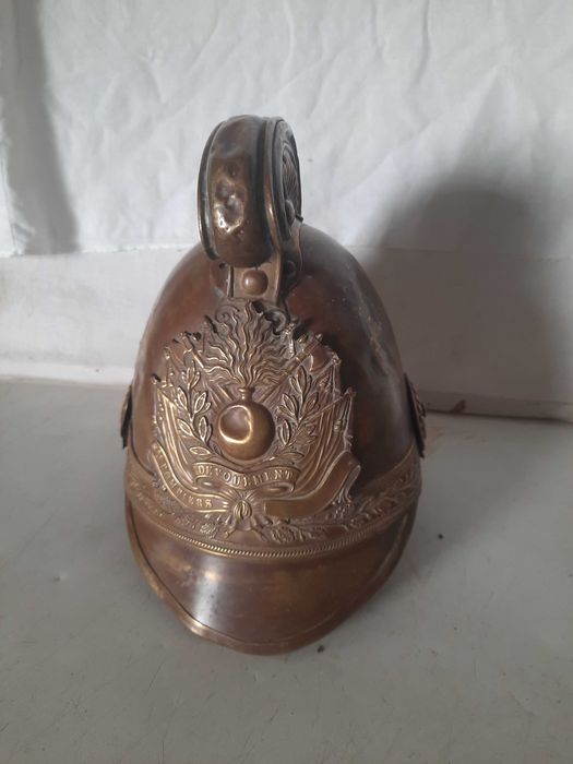 Capacete antigo dos bombeiros franceses