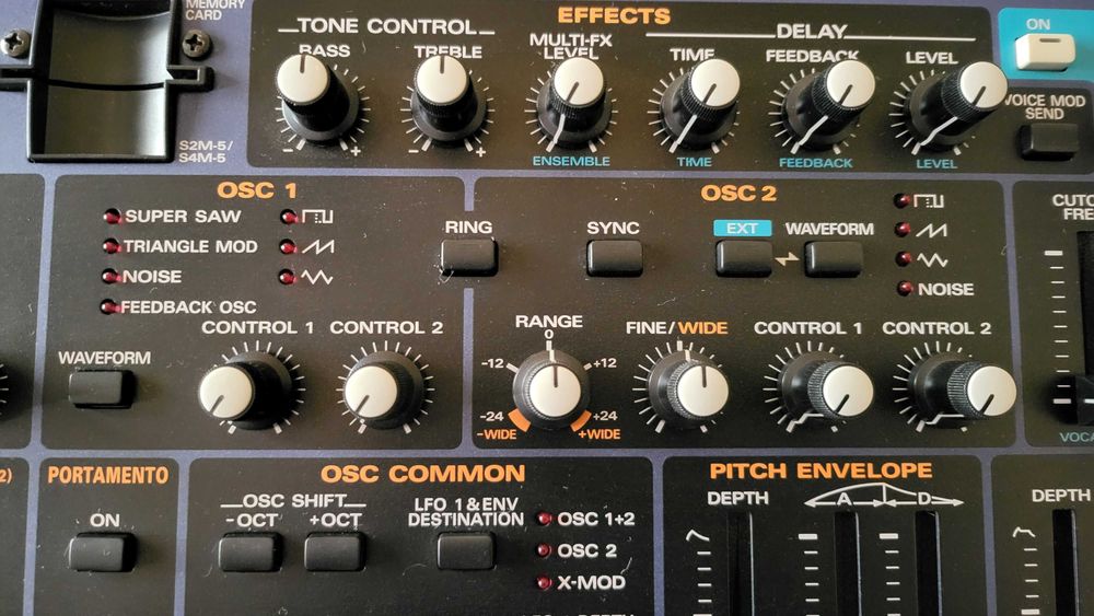 Roland JP-8080 (Irrepreensível, sem marcas de uso) Águas Livres