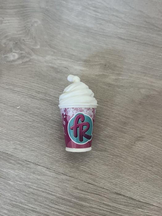Brinquedo  criança  canguru com filhotes