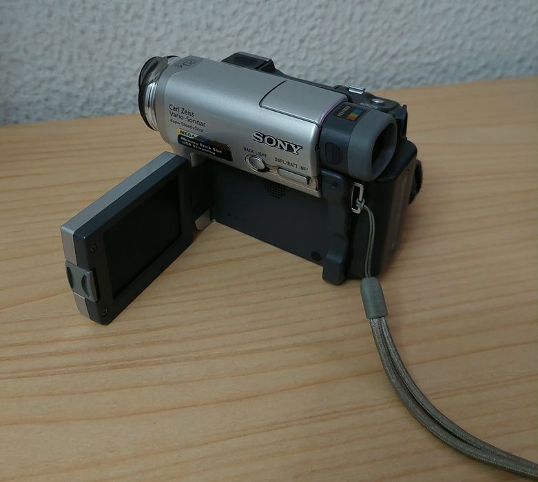 Handycam DCR-TRV33E
