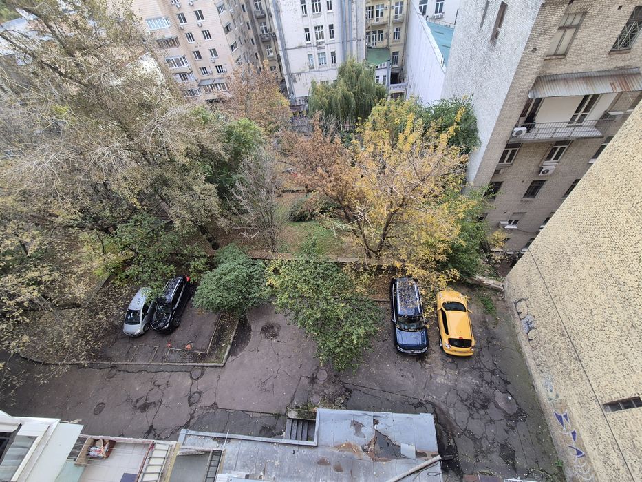2 кім.  Подобово. Київ. Вул. Костельна 10. Майдан Незалежності