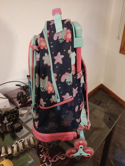 Mochila Totto trolei grande em muito bom estado