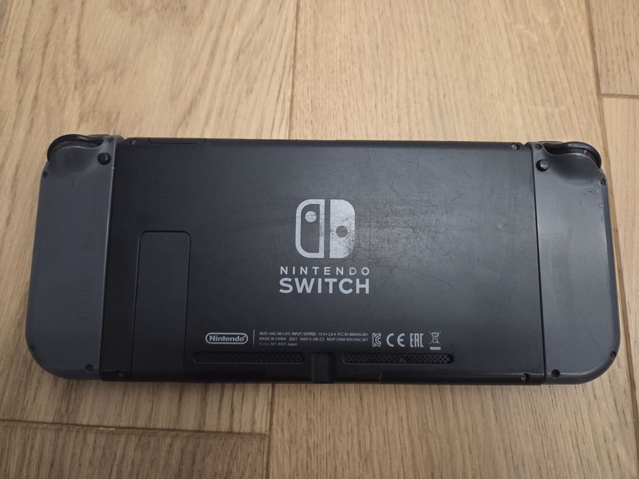 Zestaw Konsola Nintendo Switch V2 32GB + akcesoria uszkodzone WiFi