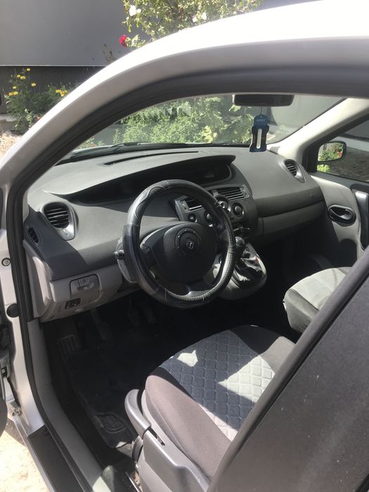 Продається надійний сімейний автомобіль Renault Scenik 2 2005 року.