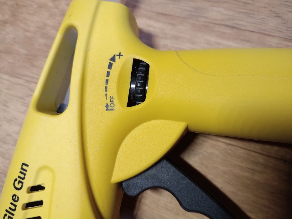 Газовый термоклеевой пистолет