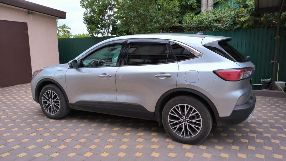 Ford Escape Гібрид PHEV (Plug-In Hybrid Electric Vehicle) 2021 року