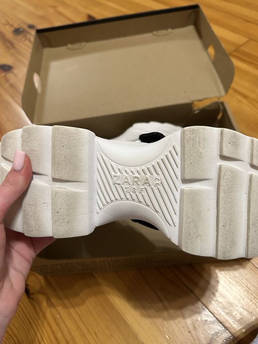 Продам кросівки Zara