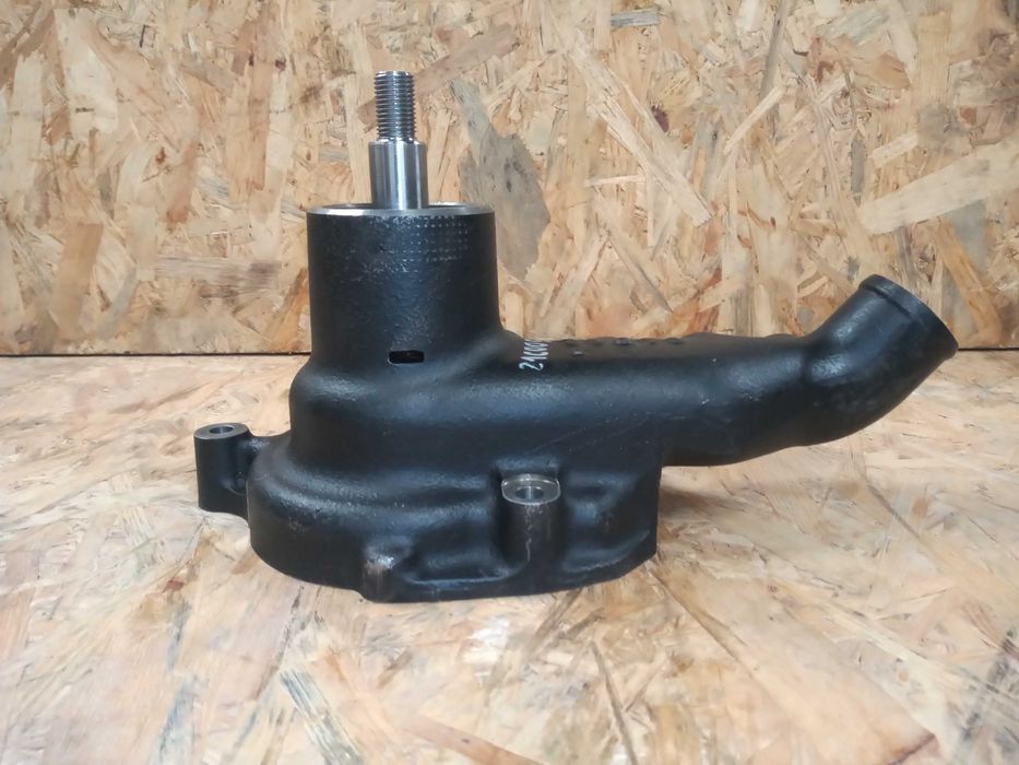 Pompa wody Valtra Valmet Sisu