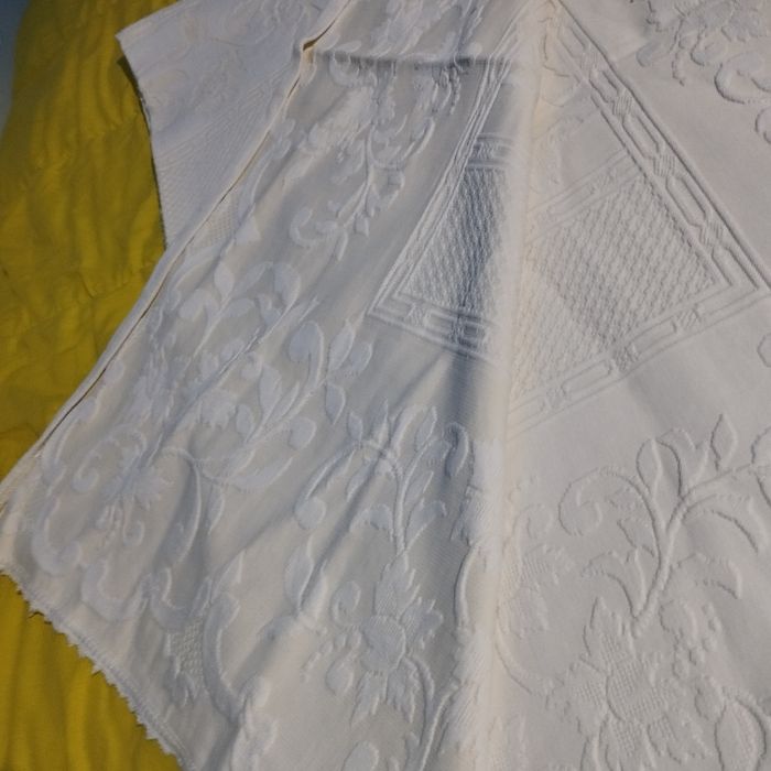 Colcha de pano com relevos