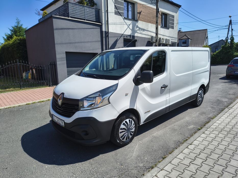 Wynajem busów osobowe dostawcze Trafic long transporter transit