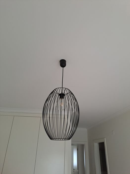 Conjunto Candeeiro teto e mesa cabeceira preto