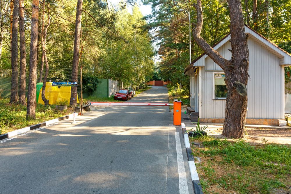 Продаж таунхауса з власною ділянкою в закритому котеджному містечку Дідовиця-2.