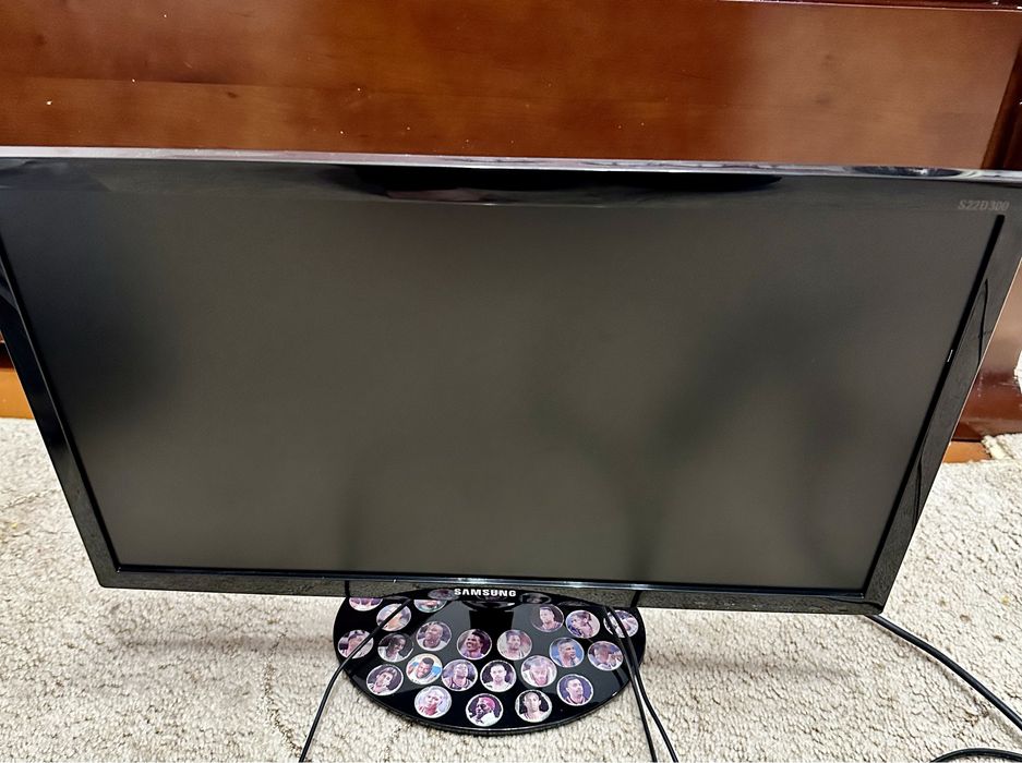 Игровой могитор SAMSUNG