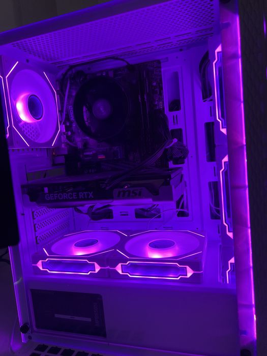 Pc gaming RTX 5060 ti + Monitor curvo samsung 144hz