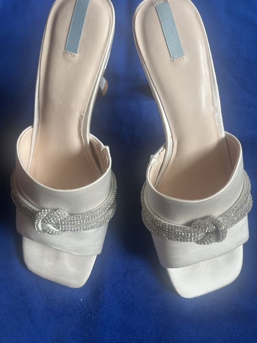 Eleganckie klapki 38