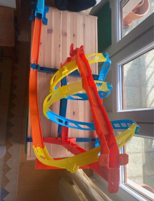 Hot Wheels Track Builder Unlimited Corkscrew Twist Kit
