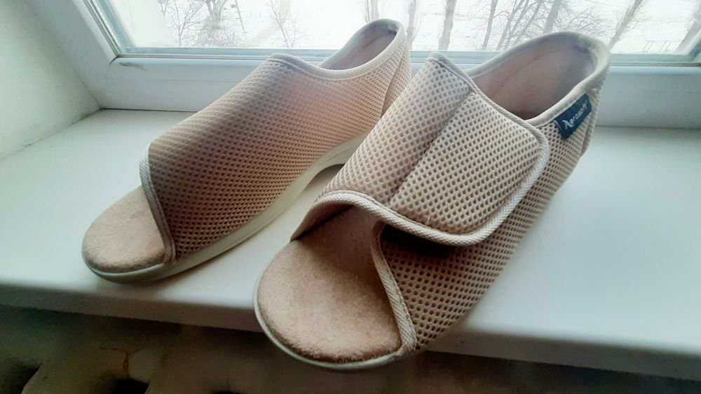 Нові ортопедичні туфлі/сандалії Aerosoft (Німеччина), р. 42