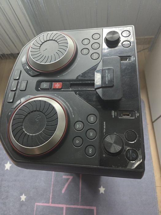Glosnik LG OK75 uszkodzony