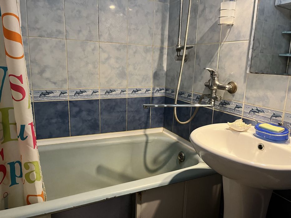 Продам 2 к кв  з меблями та технікою