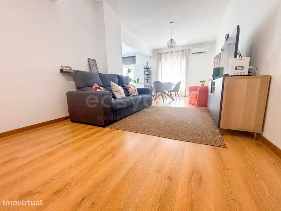 Penthouse T4 remodelada em Alhos Vedros