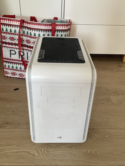 Caixa de computador (micro atx)