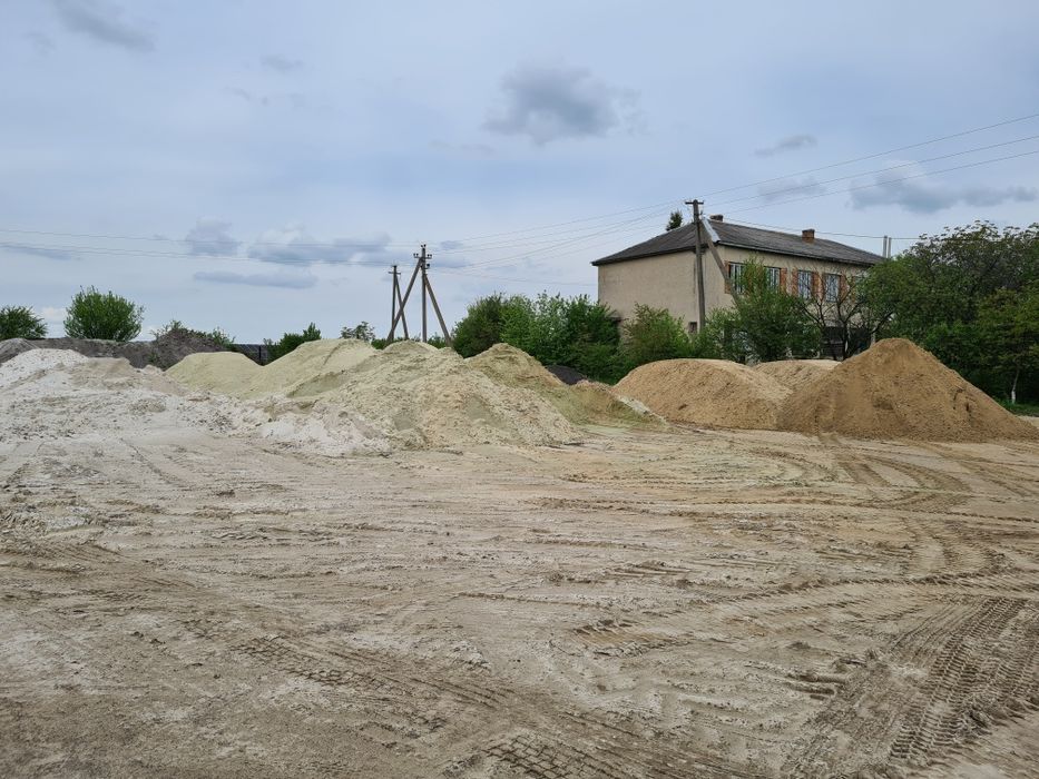 Радехів Щебінь(різних фракцій),відсів,пісок,бетон,послуги маніту