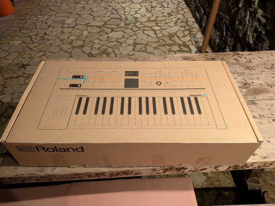 Sintetizador Roland GAIA 2 em estado rigorosamente NOVO