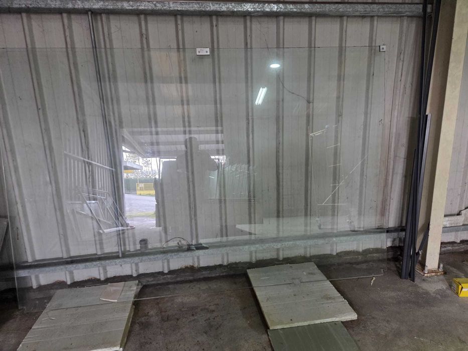 Várias Portas Vidro/Metal