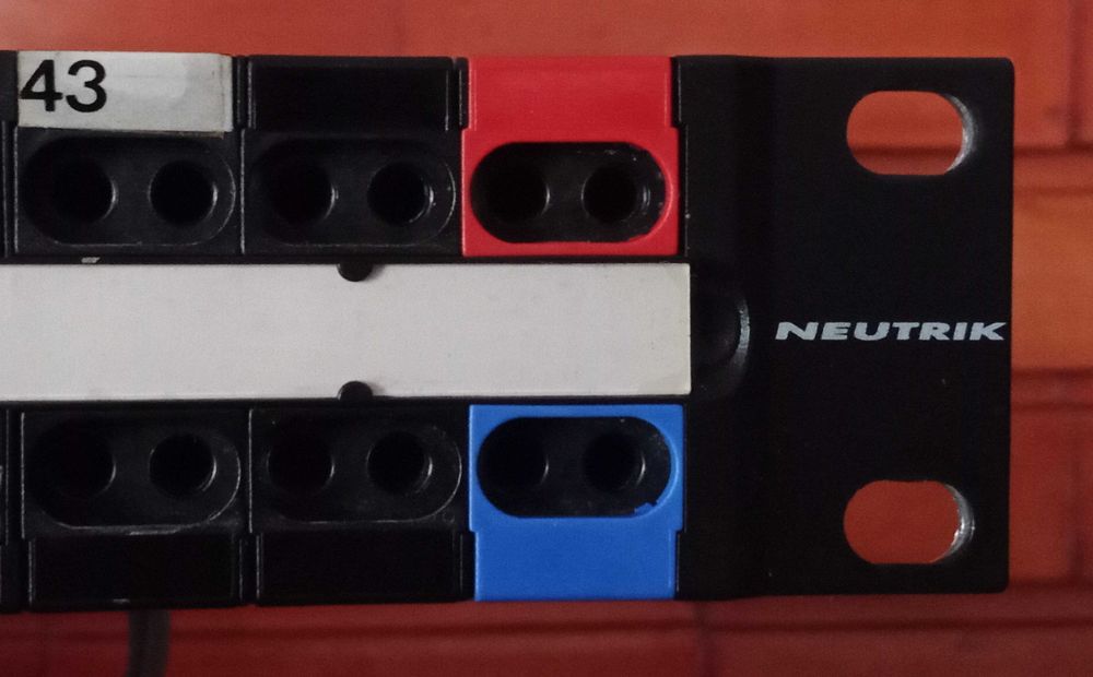 Patchbay Neutrik NPP-TT Bantam 96 topo de gama