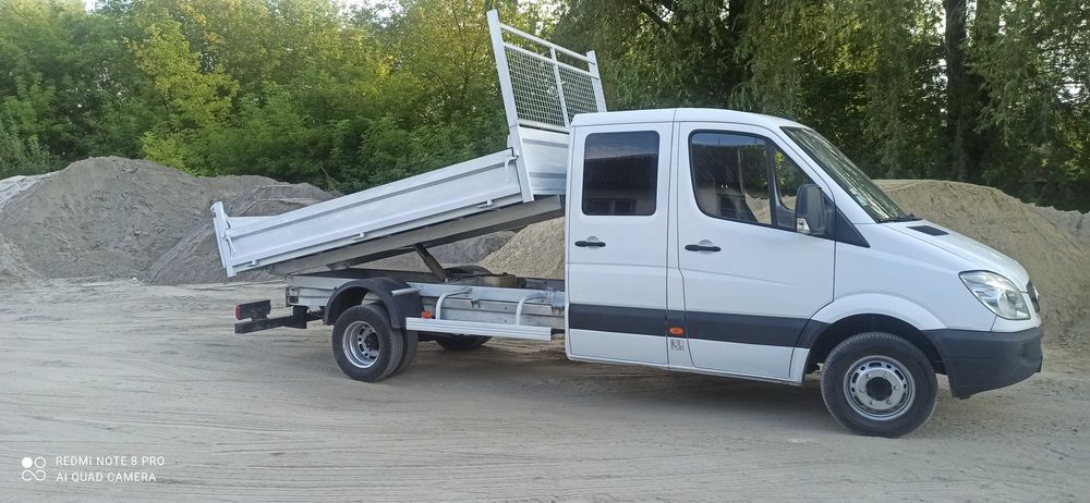 Пісок, відсів, щебінь, цемент.