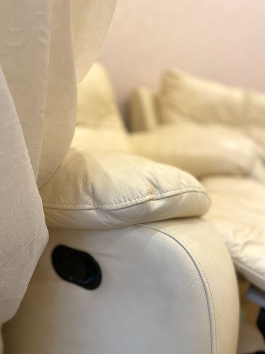 Шкіряний диван  (розкладний) і два крісла  GALA