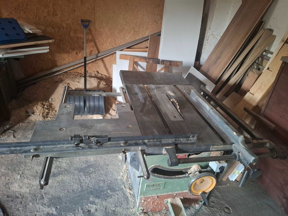 Stołowa pilarka tarczowa, wózek.