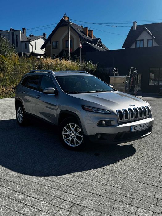 Jeep Cherokee 2015 2.4 бензин 4x4