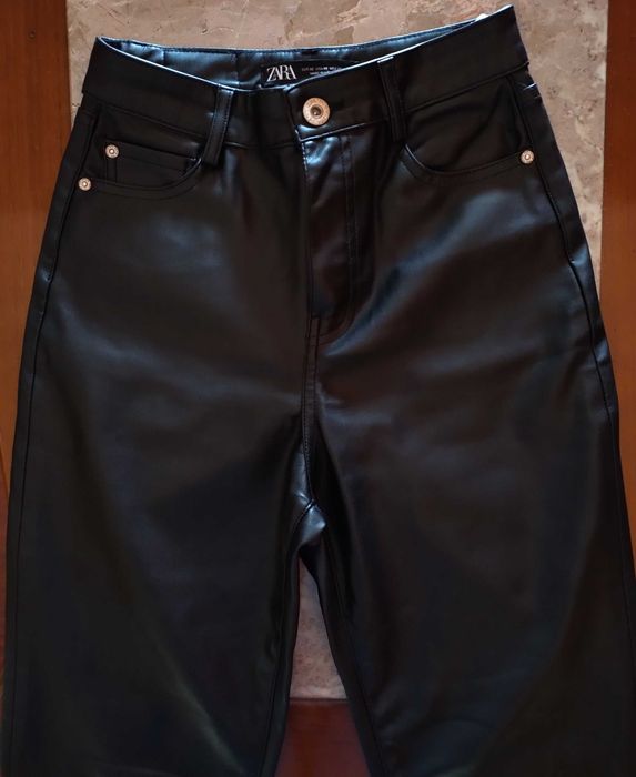 Calças de pele (mulher)