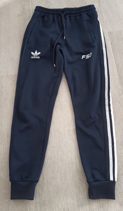 Spodnie dresowe Adidas r. S