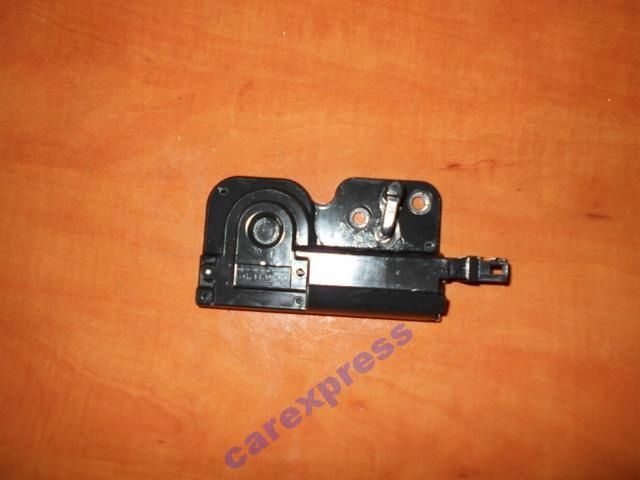 VW TOUAREG VW T5 ZAMEK KLAPY BAGAŻNIKA 7L0827511C