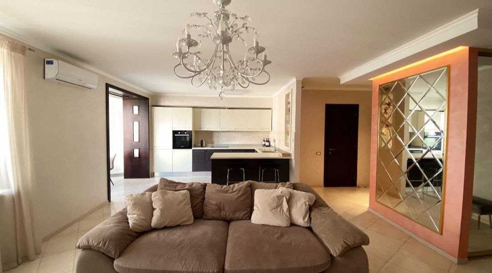 Парк Победы ! Кленовая. 75 м. Ремонт, мебель !