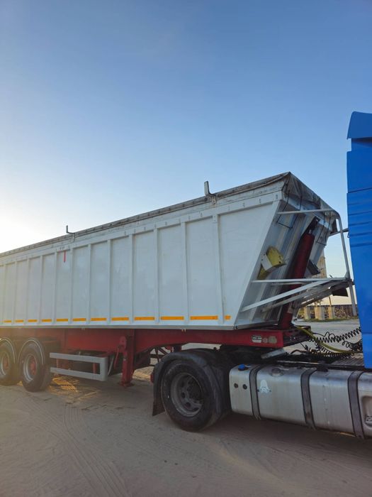 Напівпричіп самоскид