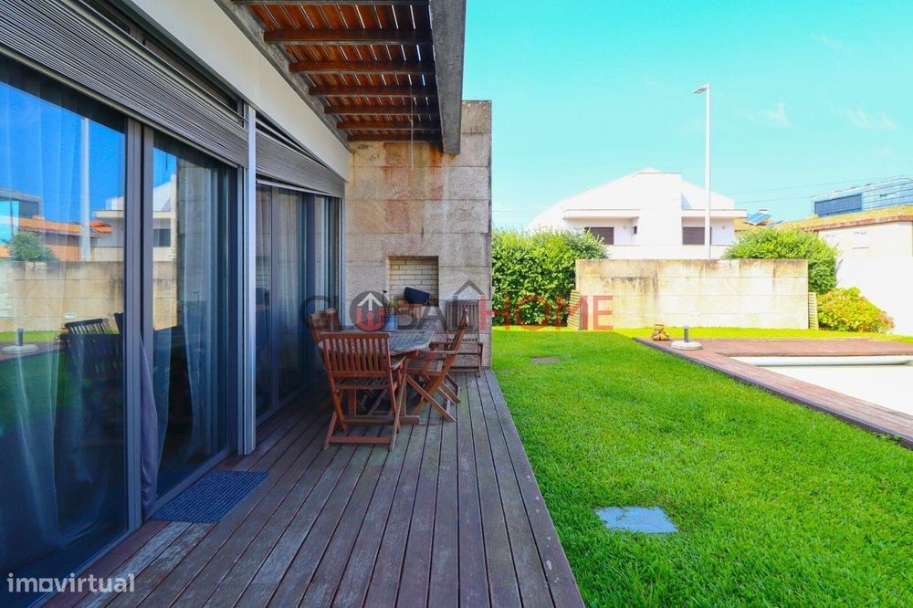 Moradia T4 com piscina em Esposende