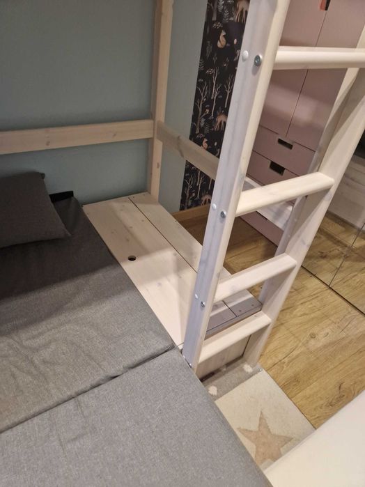 Łóżko piętrowe drewniane z biurkiem